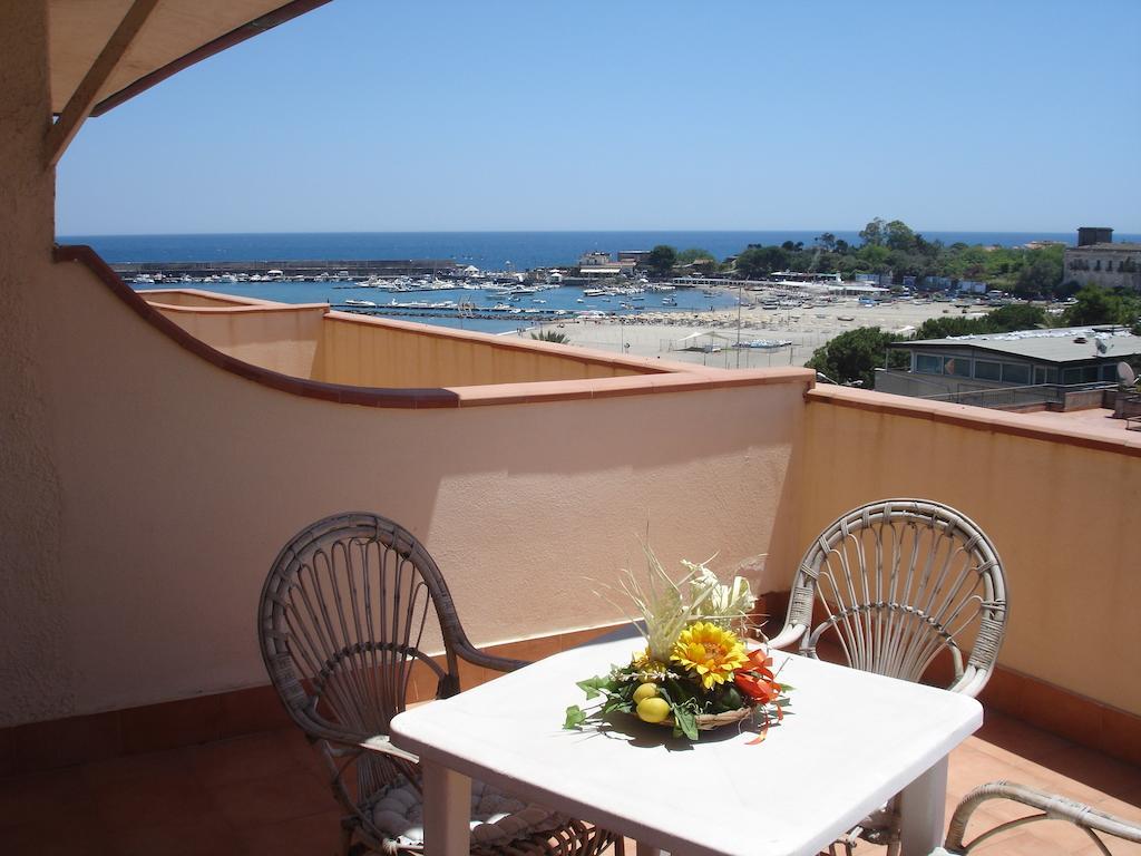 Hotel La Rusticana Giardini Naxos Room photo
